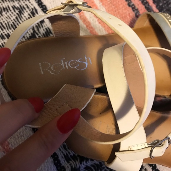 Women’s Platforms - Picture 5 of 6